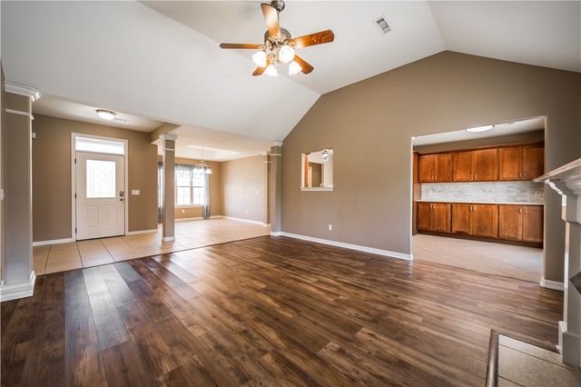 1701 N Valor, Siloam Springs, AR 72761