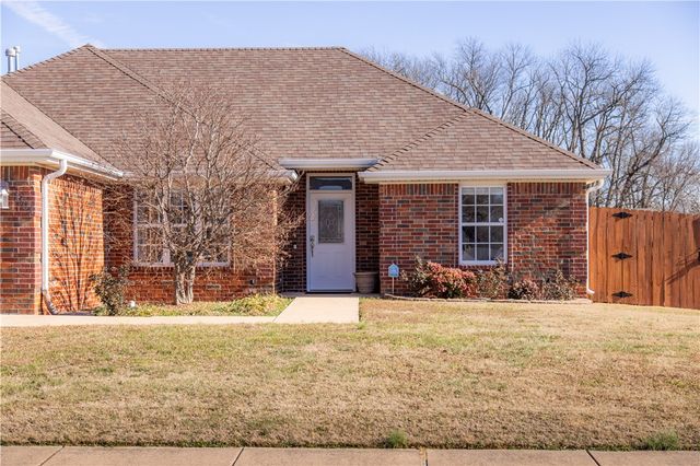 1701 N Valor, Siloam Springs, AR 72761