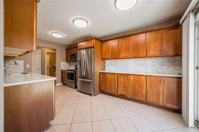 1701 N Valor, Siloam Springs, AR 72761