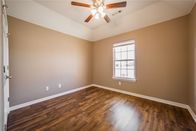 1701 N Valor, Siloam Springs, AR 72761