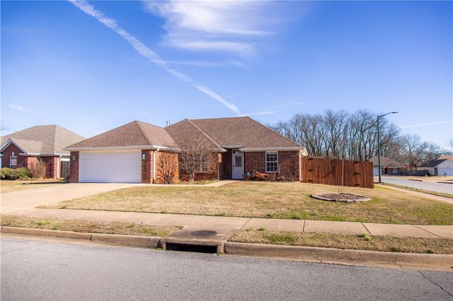 1701 N Valor, Siloam Springs, AR 72761