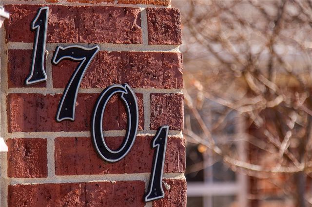 1701 N Valor, Siloam Springs, AR 72761