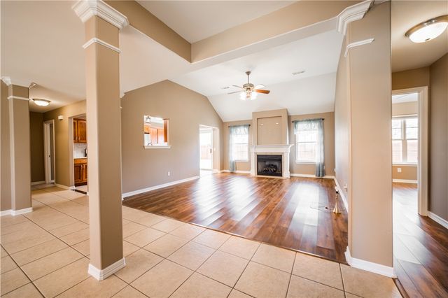 1701 N Valor, Siloam Springs, AR 72761