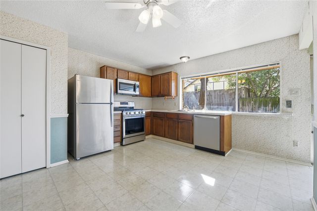 2704 Scenic Hills Drive, Bedford, TX 76021