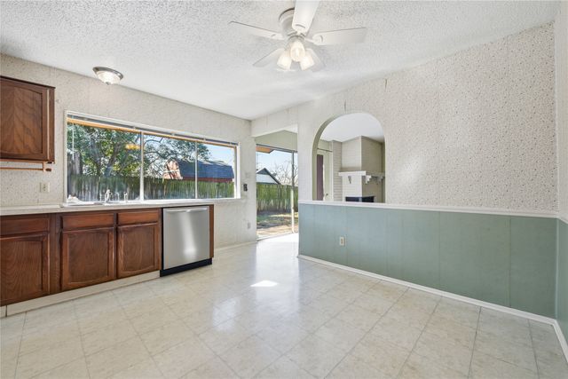 2704 Scenic Hills Drive, Bedford, TX 76021