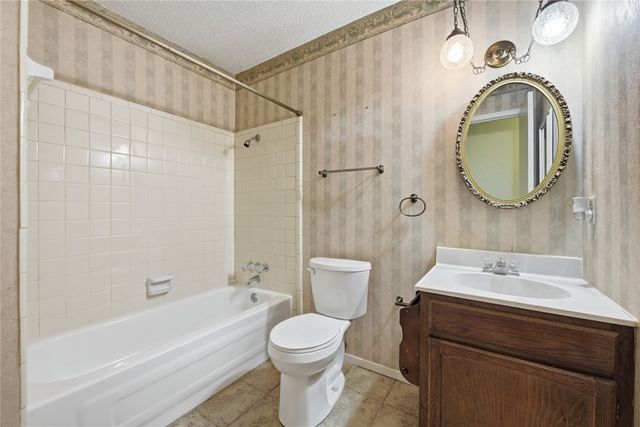 2704 Scenic Hills Drive, Bedford, TX 76021