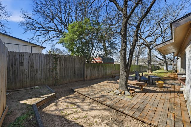 2704 Scenic Hills Drive, Bedford, TX 76021