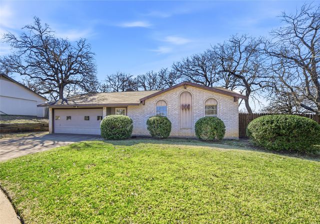 2704 Scenic Hills Drive, Bedford, TX 76021