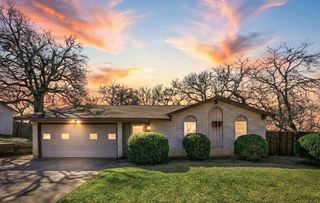 2704 Scenic Hills Drive, Bedford, TX 76021