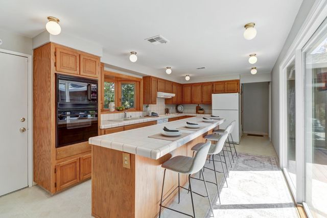 1550 Castec Dr, Sacramento, CA 95864