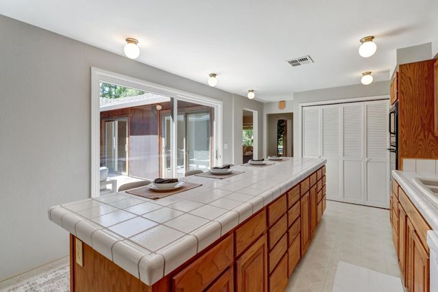 1550 Castec Dr, Sacramento, CA 95864