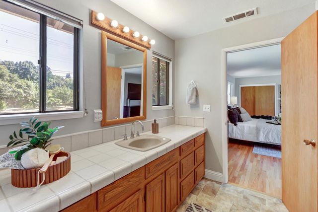 1550 Castec Dr, Sacramento, CA 95864