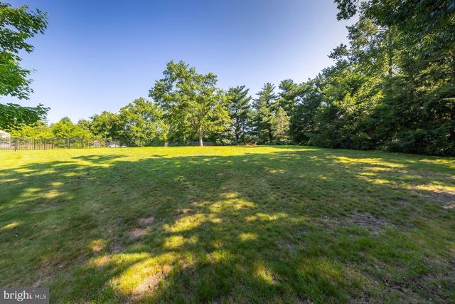 6 HENLEY CT, West Deptford, NJ 08051