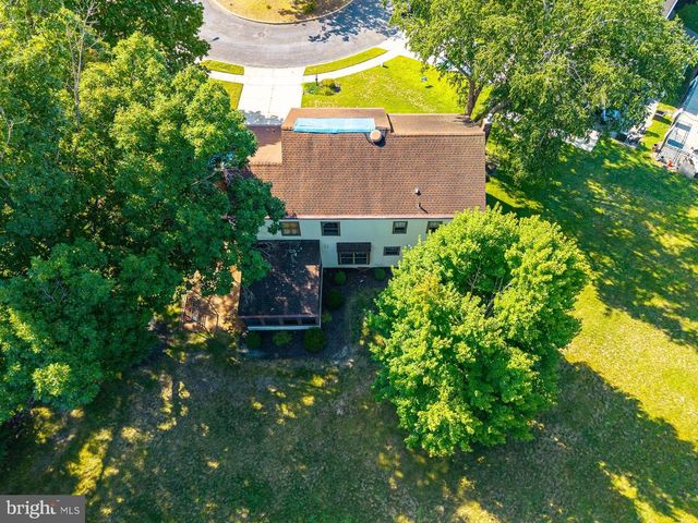 6 HENLEY CT, West Deptford, NJ 08051