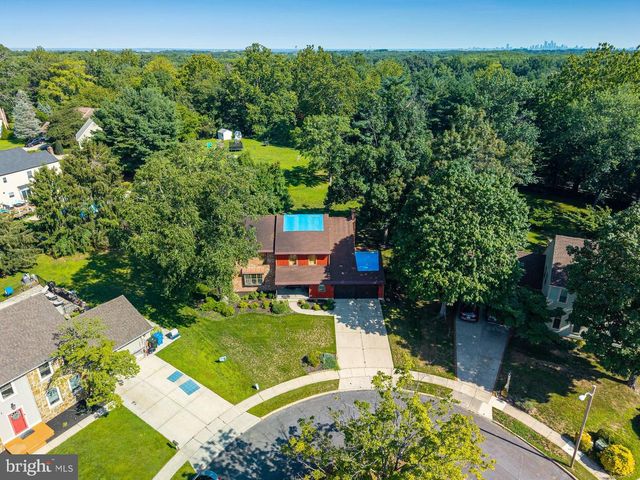 6 HENLEY CT, West Deptford, NJ 08051