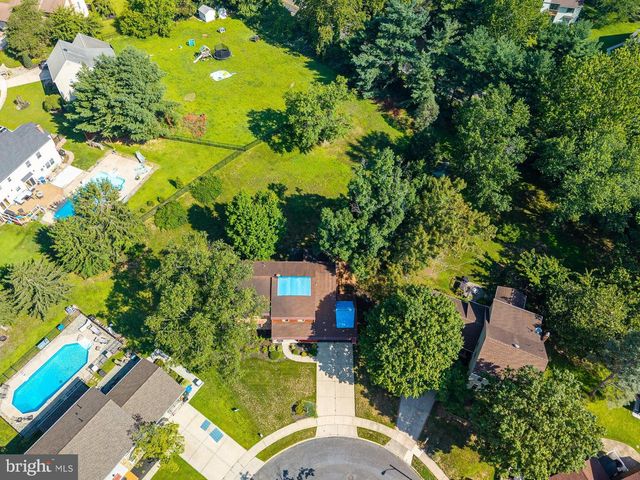 6 HENLEY CT, West Deptford, NJ 08051
