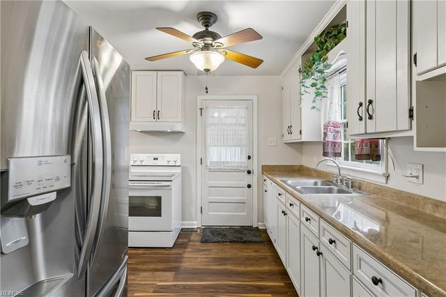 6 Hickory Hill RD, Hampton, VA 23666