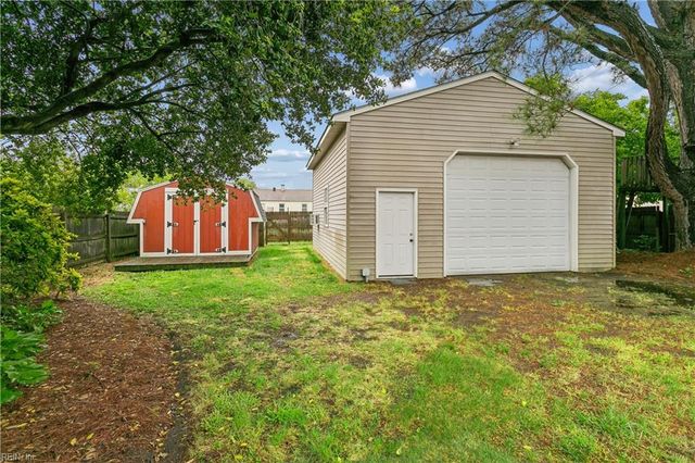 6 Hickory Hill RD, Hampton, VA 23666