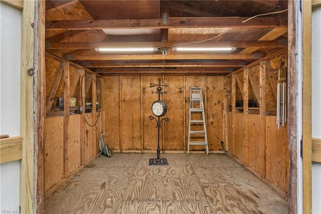 6 Hickory Hill RD, Hampton, VA 23666