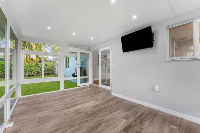 2811 NE 45th Street, Lighthouse Point, FL 33064