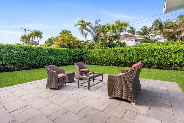 2811 NE 45th Street, Lighthouse Point, FL 33064