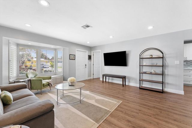 2811 NE 45th Street, Lighthouse Point, FL 33064