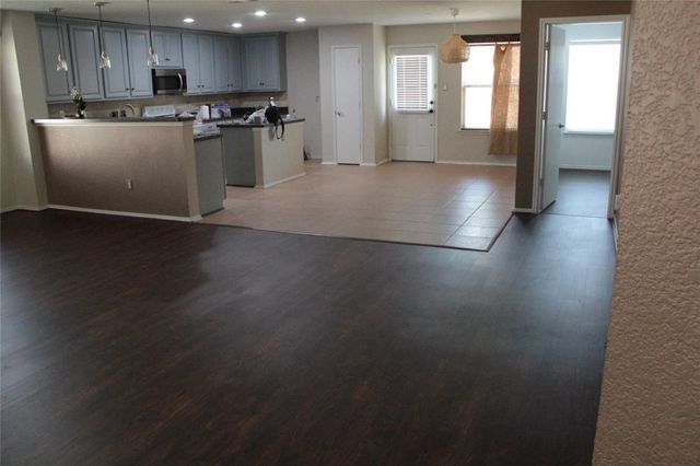 2059 La Salle Trail, Grand Prairie, TX 75052