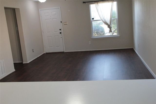 2059 La Salle Trail, Grand Prairie, TX 75052