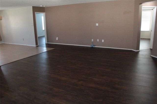 2059 La Salle Trail, Grand Prairie, TX 75052