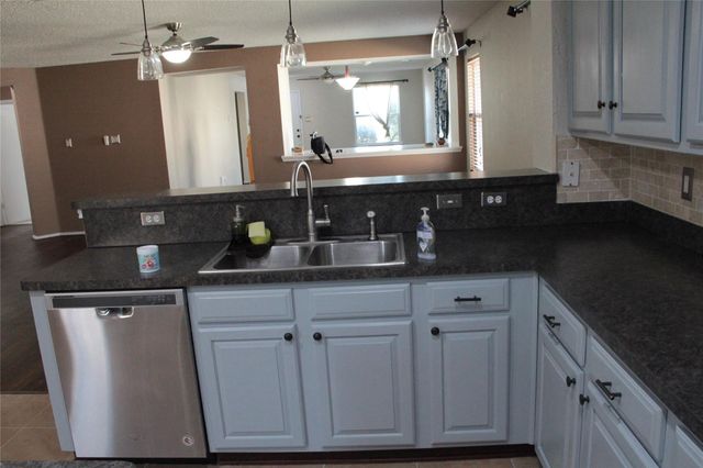 2059 La Salle Trail, Grand Prairie, TX 75052