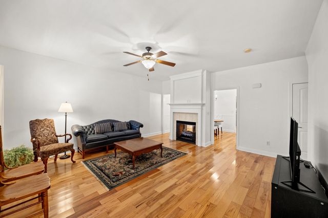 110 Woods Point Circle, Georgetown, KY 40324