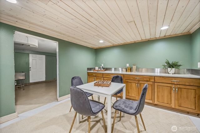 638 N Skyline Drive, Tacoma, WA 98406