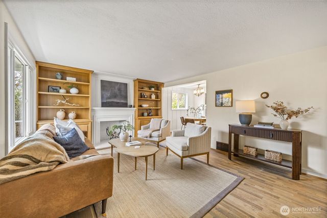 638 N Skyline Drive, Tacoma, WA 98406