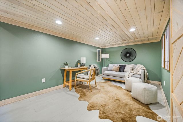 638 N Skyline Drive, Tacoma, WA 98406