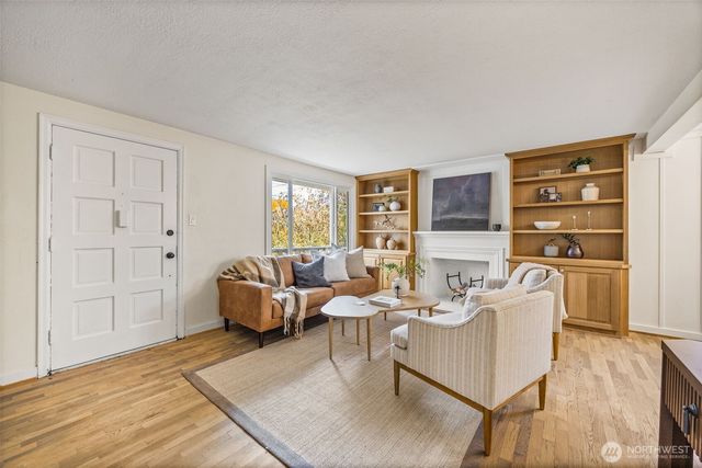 638 N Skyline Drive, Tacoma, WA 98406