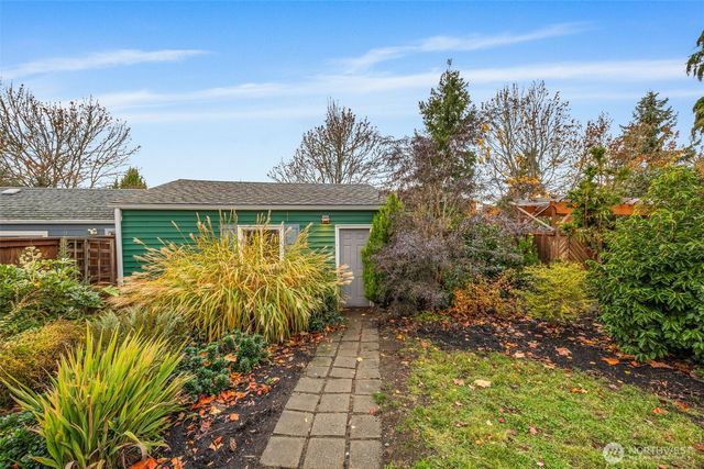 638 N Skyline Drive, Tacoma, WA 98406