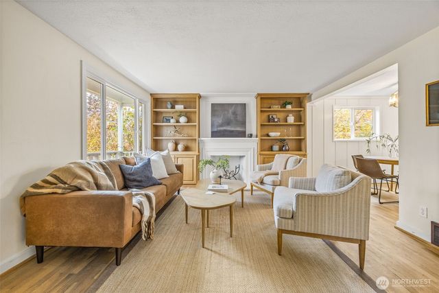 638 N Skyline Drive, Tacoma, WA 98406