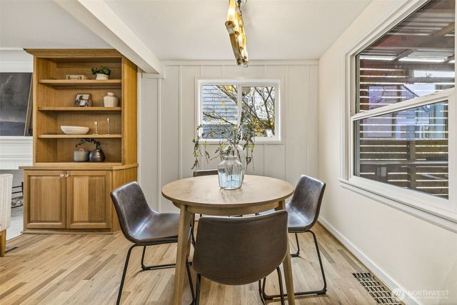 638 N Skyline Drive, Tacoma, WA 98406