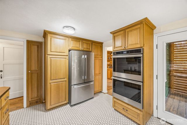 638 N Skyline Drive, Tacoma, WA 98406