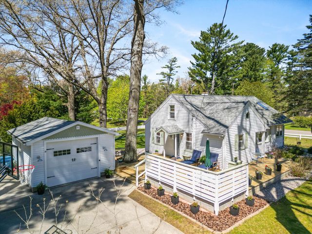 225 S Clymer Street, Pentwater, MI 49449