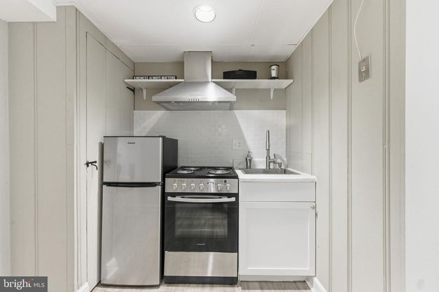 6467 BLENHEIM RD, Baltimore, MD 21212