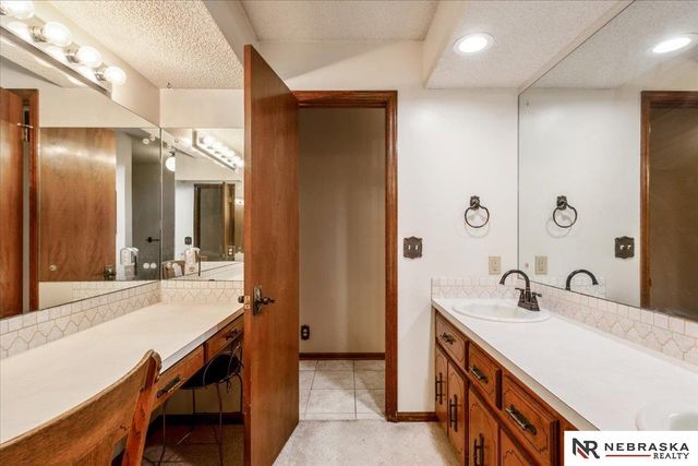 2840 Hallmark Court, Lincoln, NE 68507