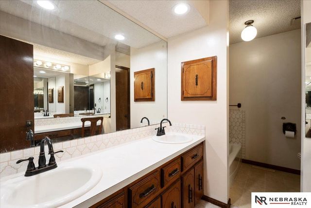 2840 Hallmark Court, Lincoln, NE 68507