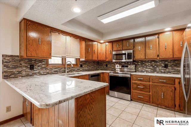 2840 Hallmark Court, Lincoln, NE 68507