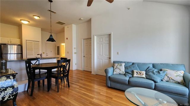 38 Hope Street 26, East Lyme, CT 06357