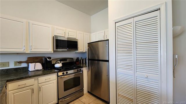 38 Hope Street 26, East Lyme, CT 06357