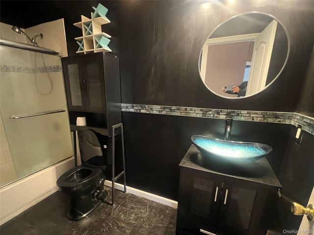 39 Independence Way, Miller Place, NY 11764