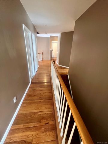 39 Independence Way, Miller Place, NY 11764