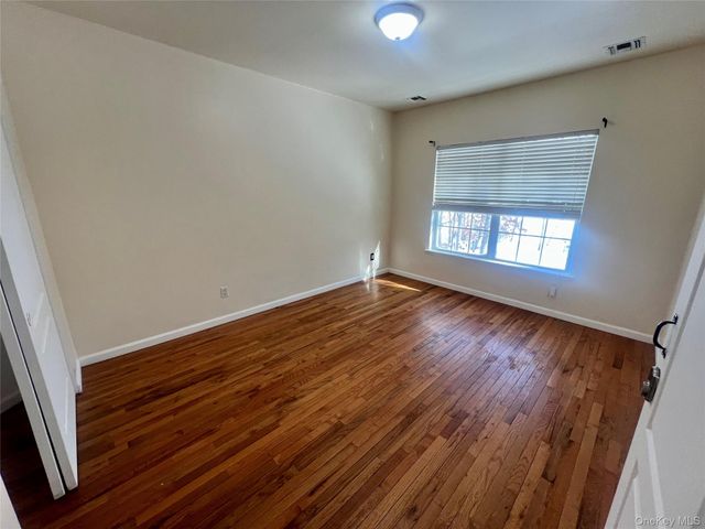 39 Independence Way, Miller Place, NY 11764