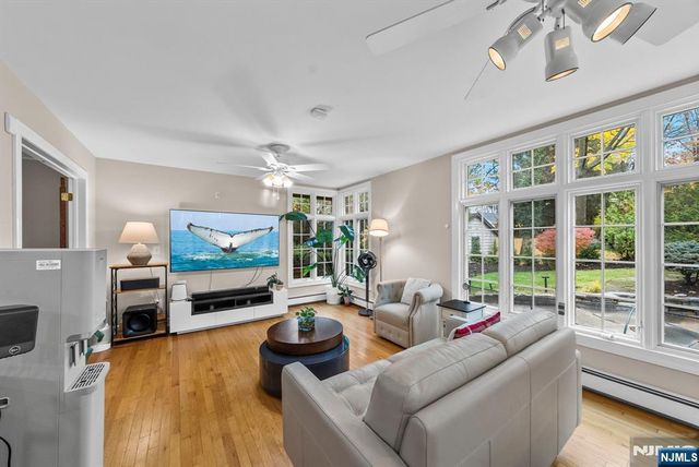 135 Hillcrest Avenue, Leonia, NJ 07605